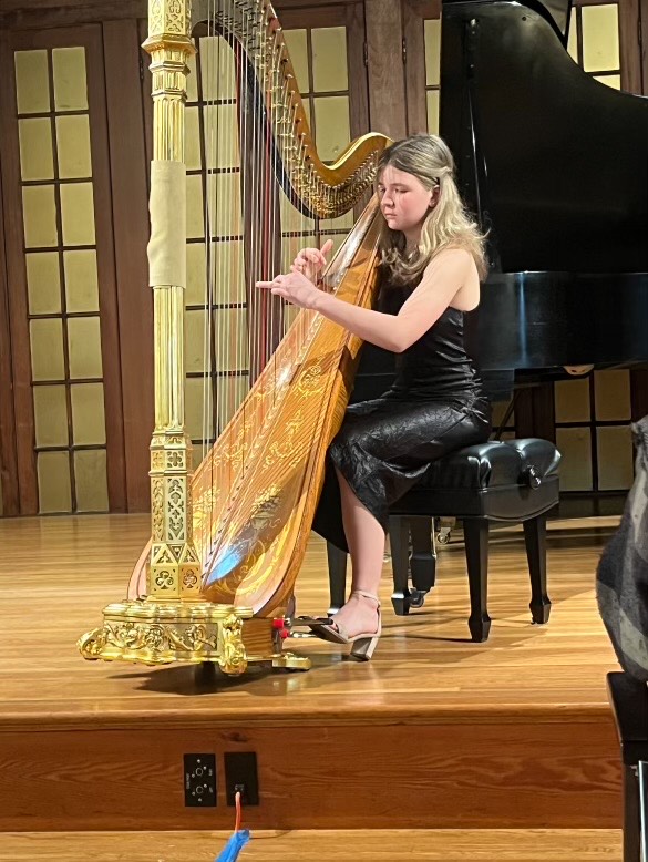 Courtesy of Sasha Kiryakin
Kiryakin playing her harp at the Junior Bach Festival.